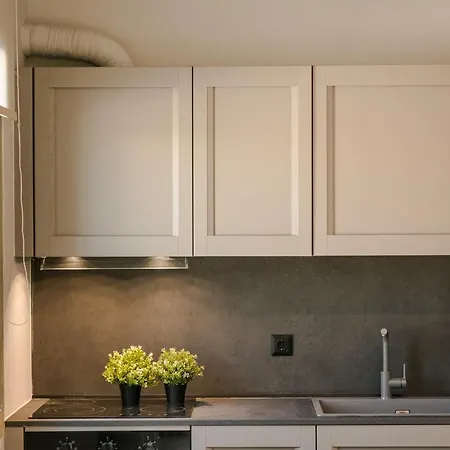 Assos Reverie أسوس