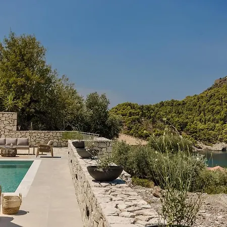 Assos Reverie * أسوس